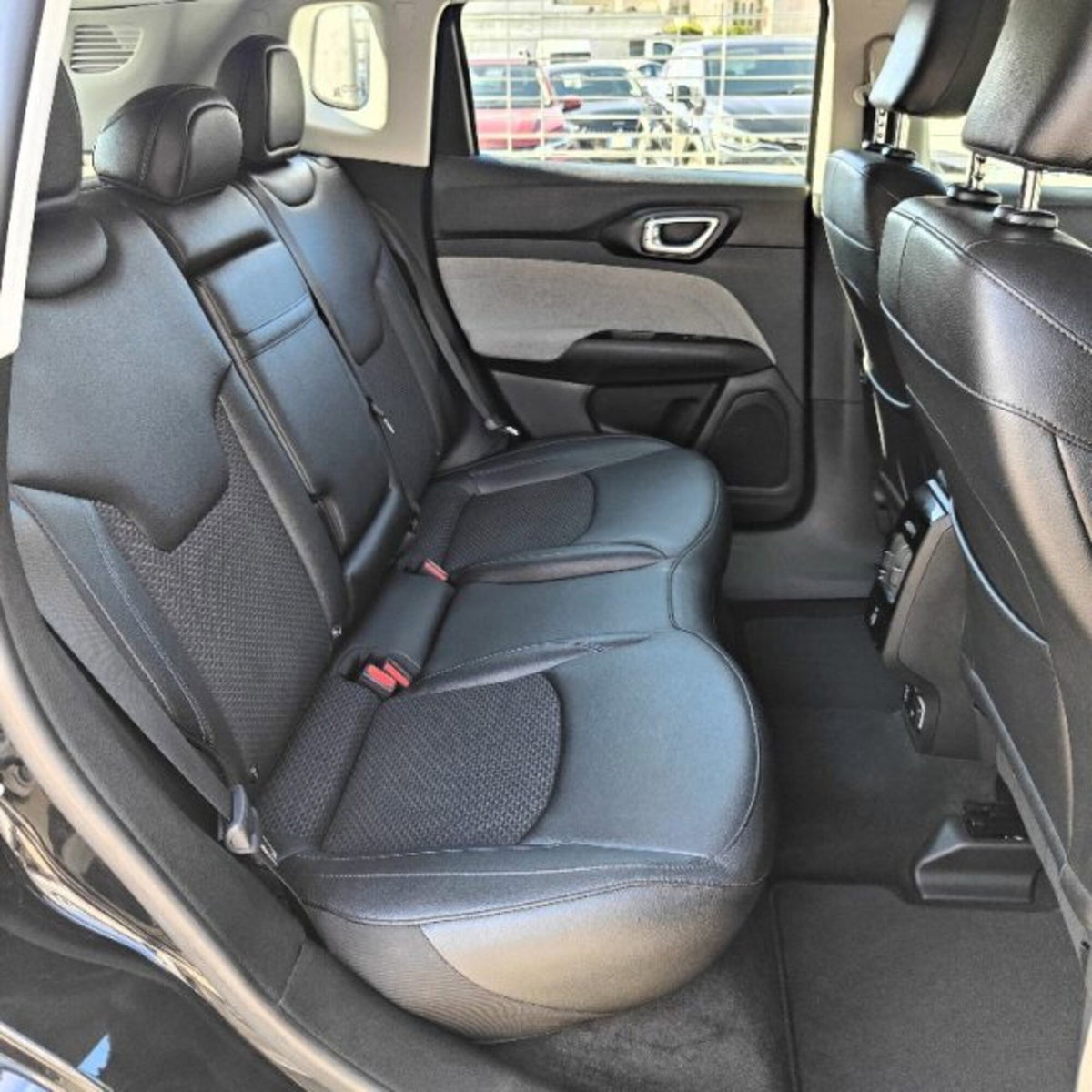 Jeep Compass 1.6 Multijet II 2WD Business (5)
