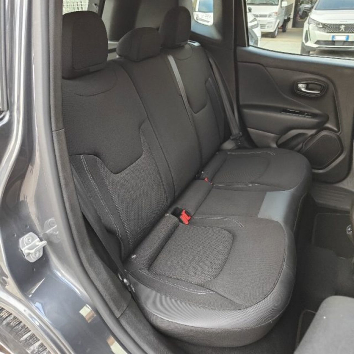 Jeep Renegade 1.6 Mjt 130 CV Limited (6)
