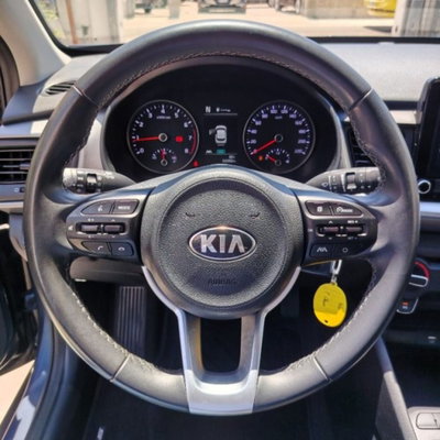 Kia Stonic 1.0 T-GDi 100 CV MHEV iMT Style (10)