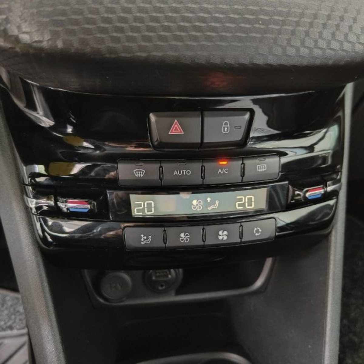 Peugeot 2008 120 S&S Allure (9)