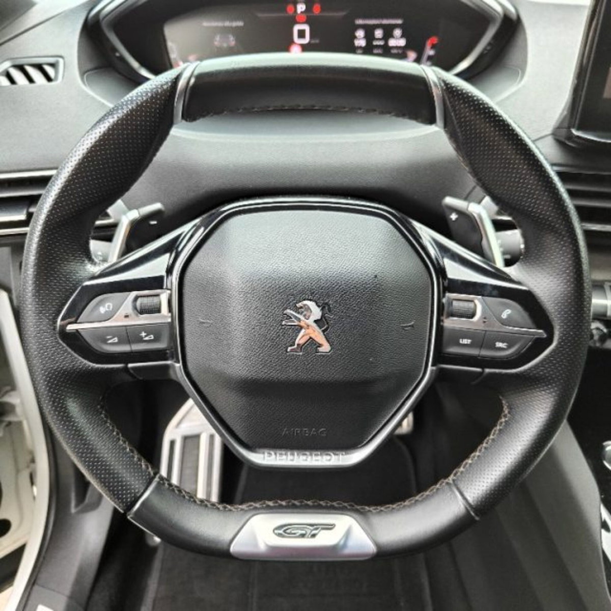 Peugeot 3008 BlueHDi 130 S&S EAT8 GT (12)