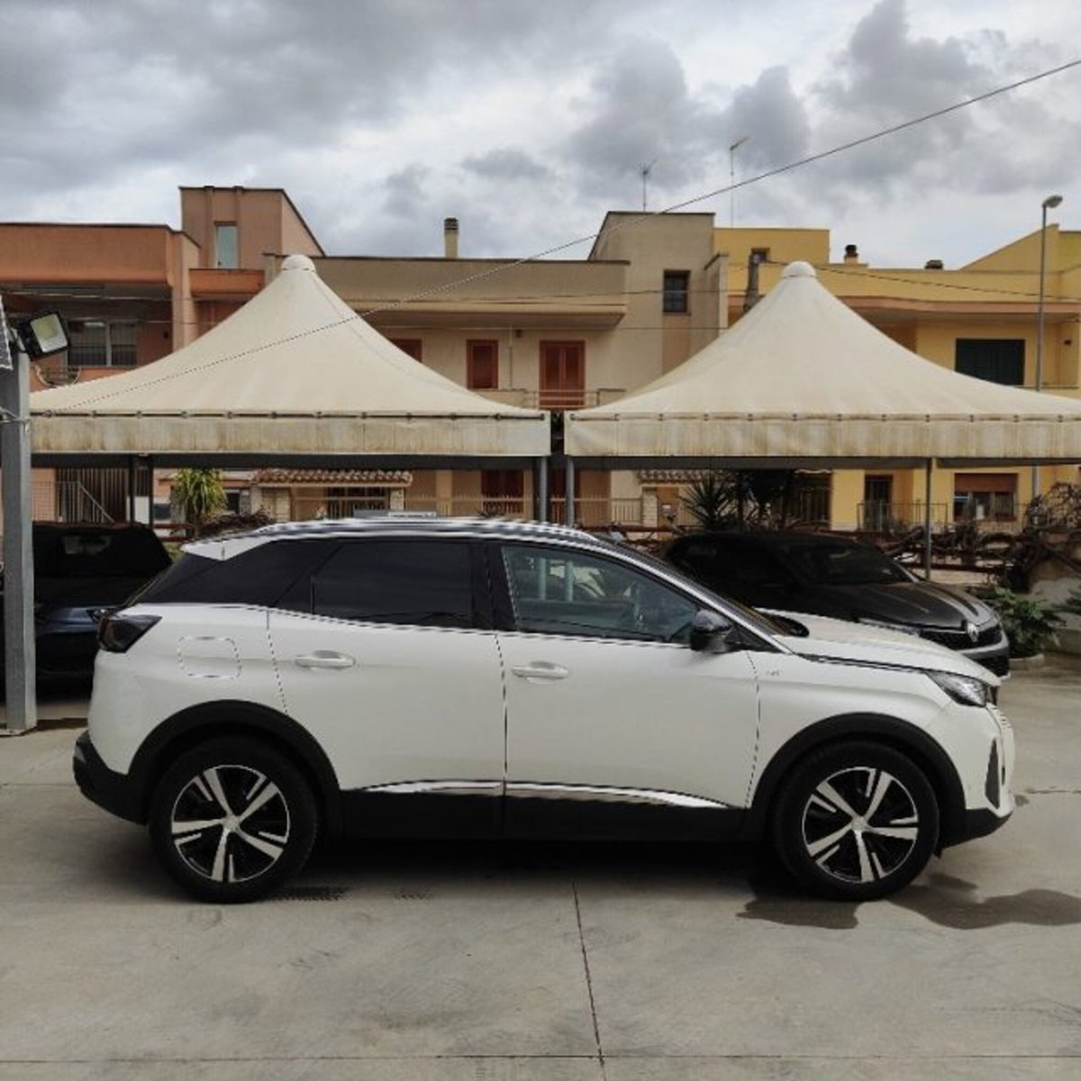 Peugeot 3008 BlueHDi 130 S&S EAT8 GT (2)