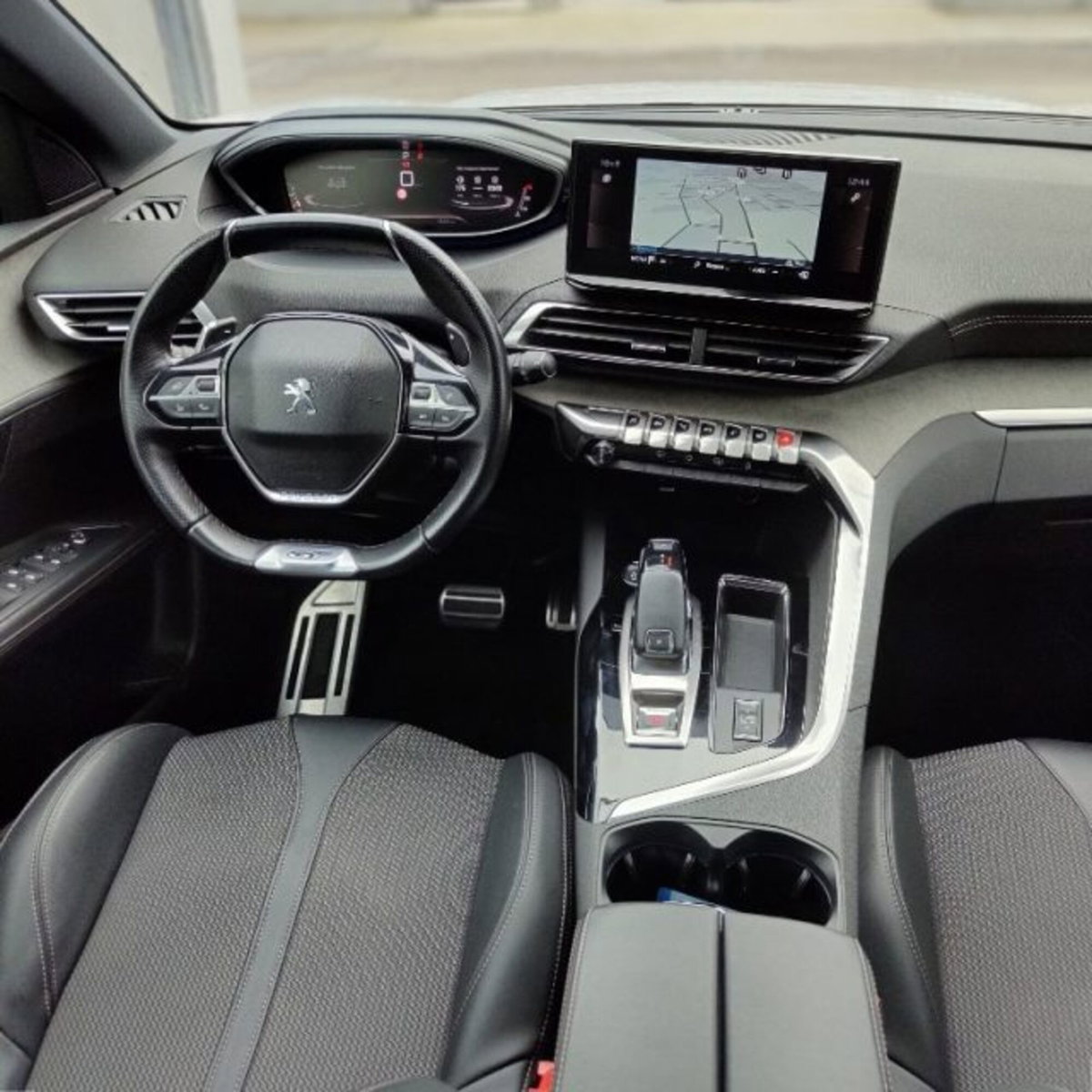 Peugeot 3008 BlueHDi 130 S&S EAT8 GT (8)