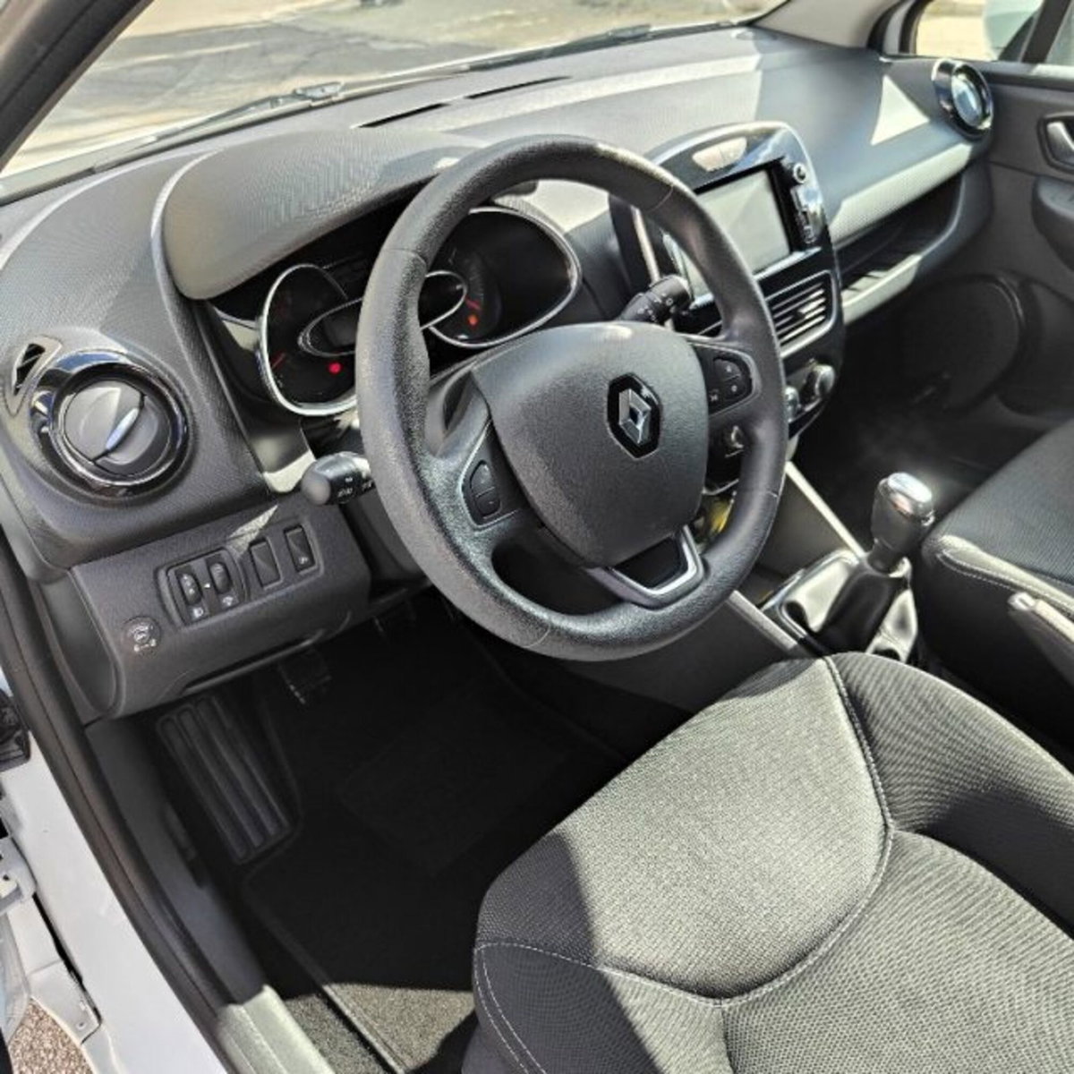 Renault Clio TCe 12V 90 CV GPL 5 porte Business (4)