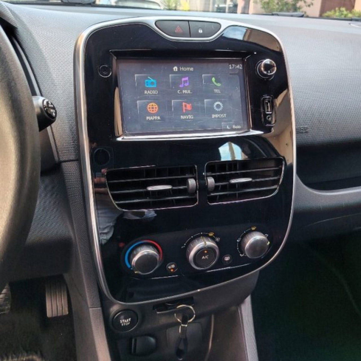 Renault Clio Sporter 1.5 dCi 8V 75CV Wave (7)