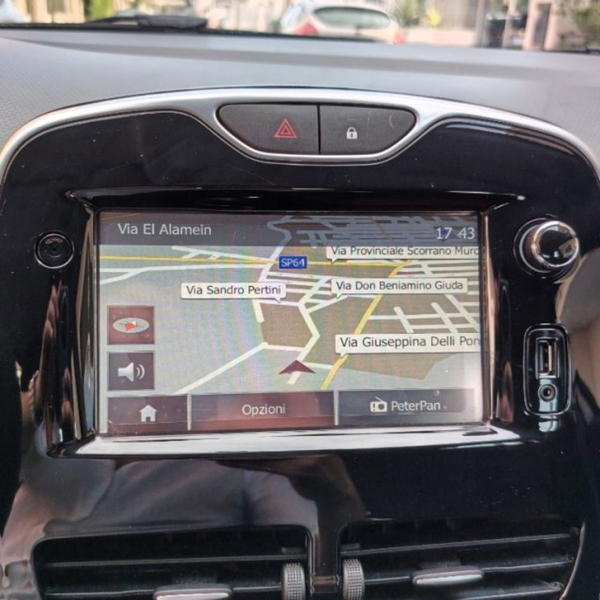 Renault Clio Sporter 1.5 dCi 8V 75CV Wave (8)