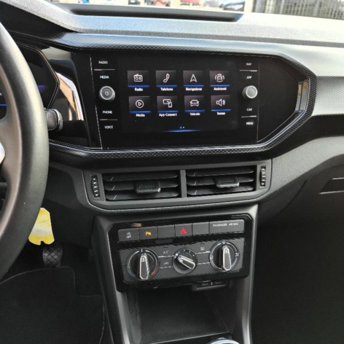 Volkswagen T-Cross 1.0 TSI Style BMT (7)