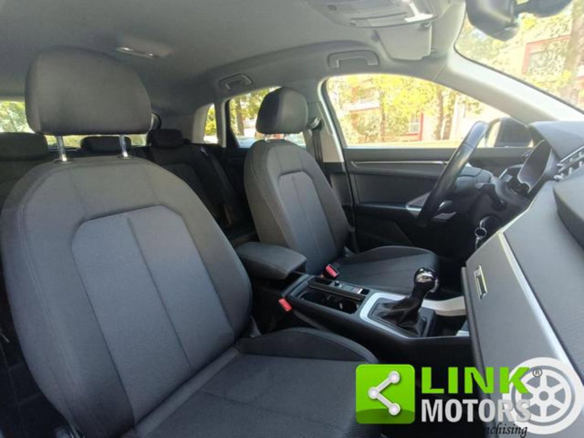 Audi Q3 35 TDI quattro S tronic Business (6)