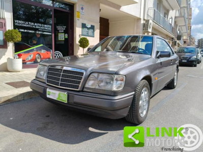 Mercedes-Benz Classe E Coupé 200 cat Coupé (16)