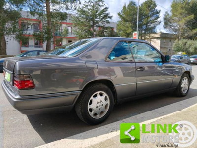 Mercedes-Benz Classe E Coupé 200 cat Coupé (4)