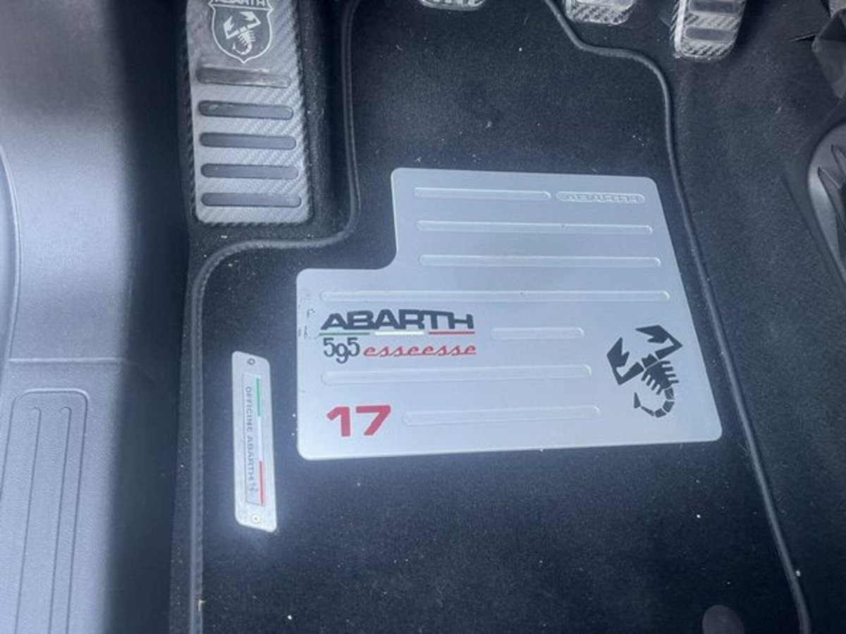 Abarth 595 Cabrio 595 C 1.4 Turbo T-Jet 180 CV Esseesse (8)
