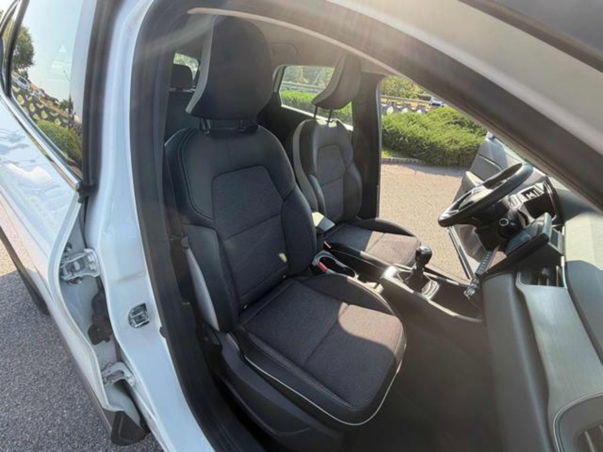 Renault Captur Blue dCi 115 CV EDC Intens (17)