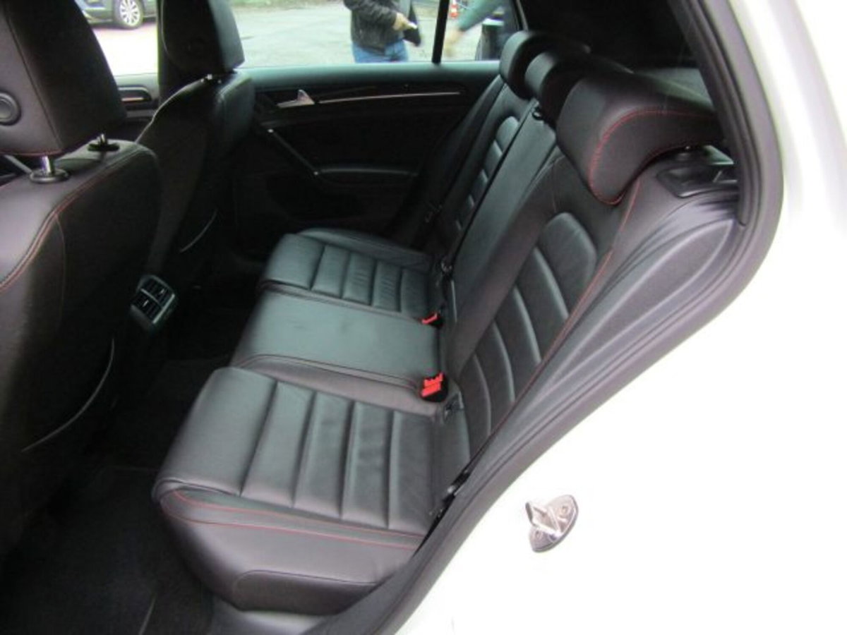 Volkswagen Golf GTI Performance 2.0 TSI DSG 5p. BlueMotion Technology (10)