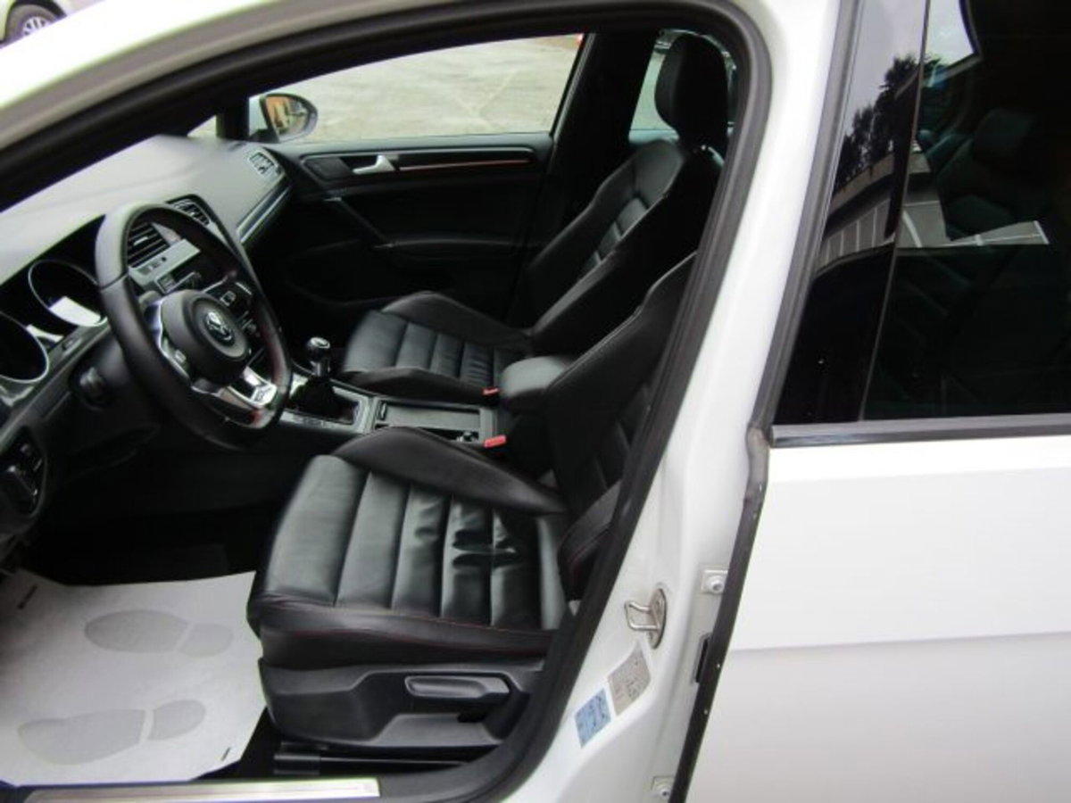 Volkswagen Golf GTI Performance 2.0 TSI DSG 5p. BlueMotion Technology (8)