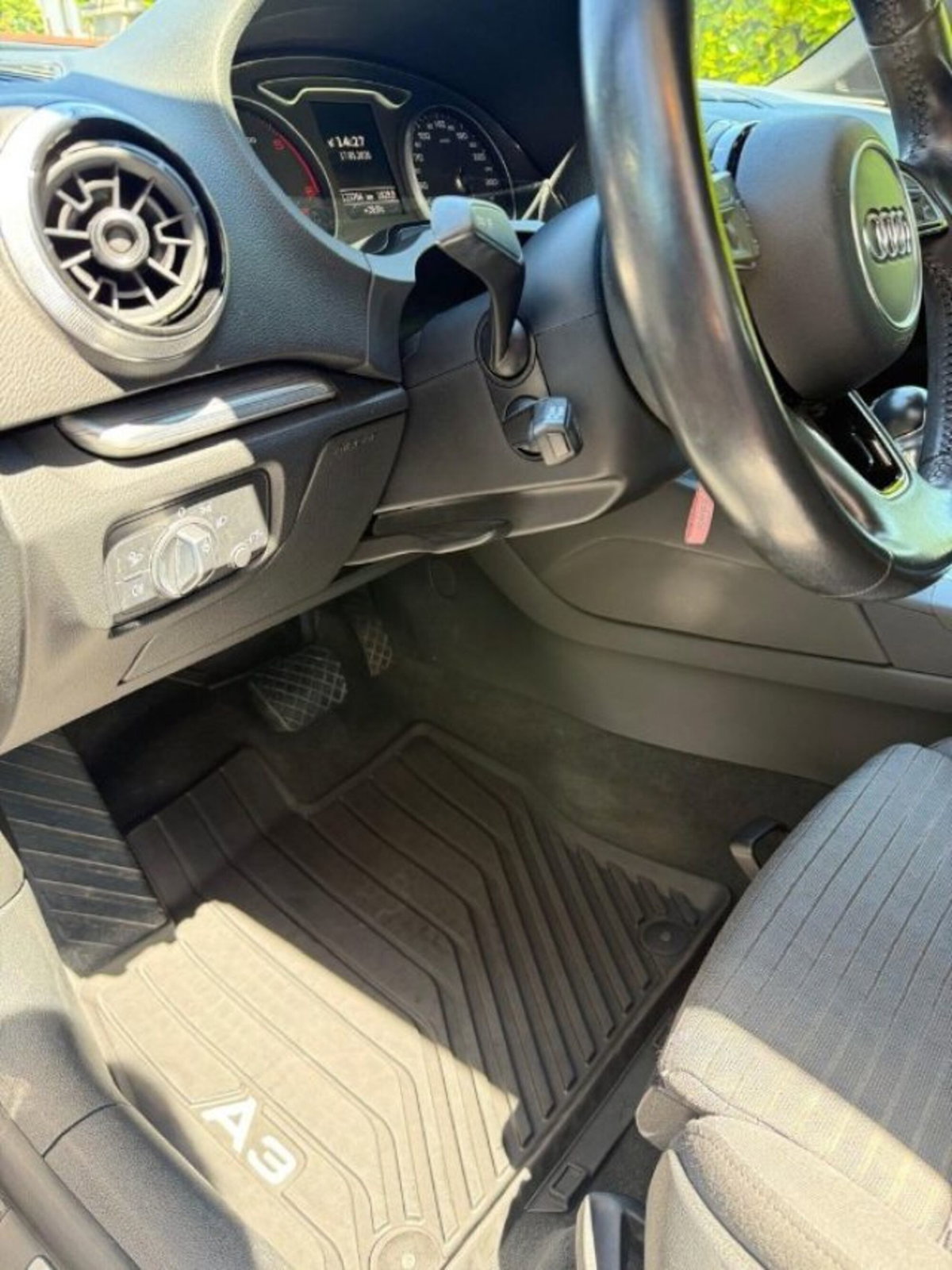 Audi A3 Cabrio 2.0 TDI S tronic Sport (10)
