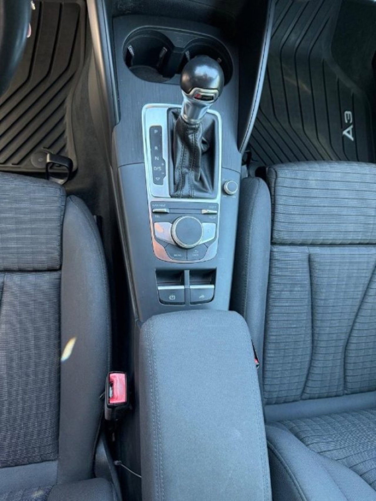 Audi A3 Cabrio 2.0 TDI S tronic Sport (12)
