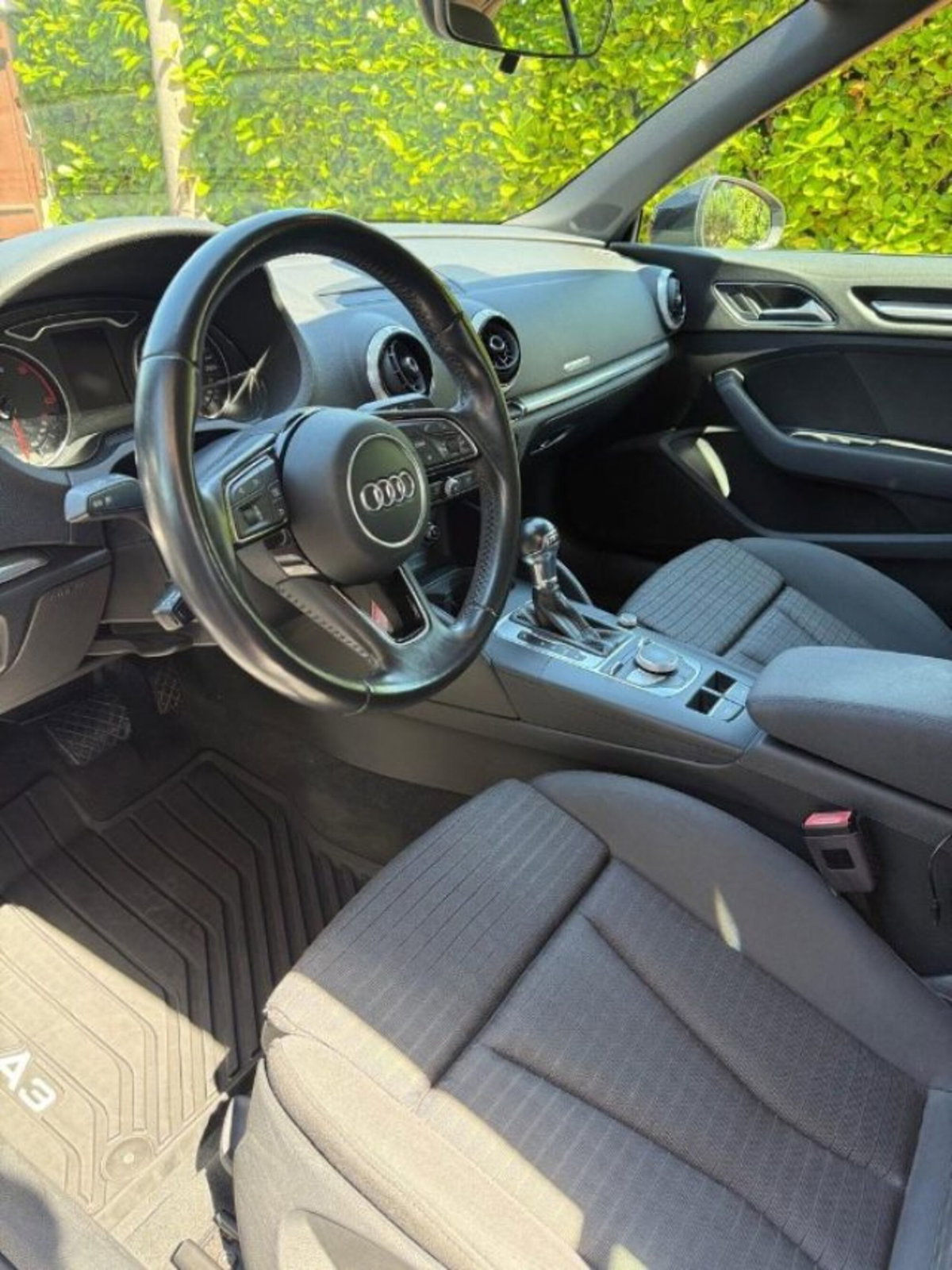 Audi A3 Cabrio 2.0 TDI S tronic Sport (9)