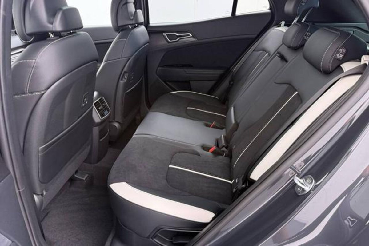 Kia Sportage 1.6 t-gdi hev GT-line Plus Premium Pack awd at6 (5)
