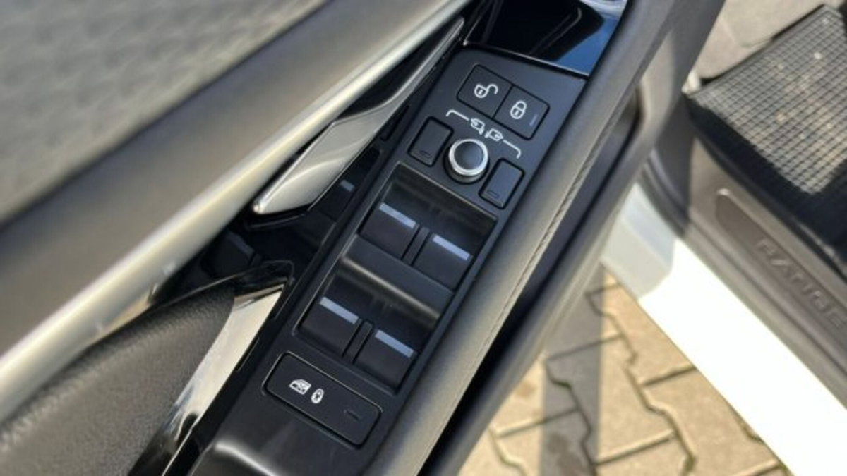 Land Rover Range Rover Evoque 2.0D I4 150CV AWD Business Edition (10)