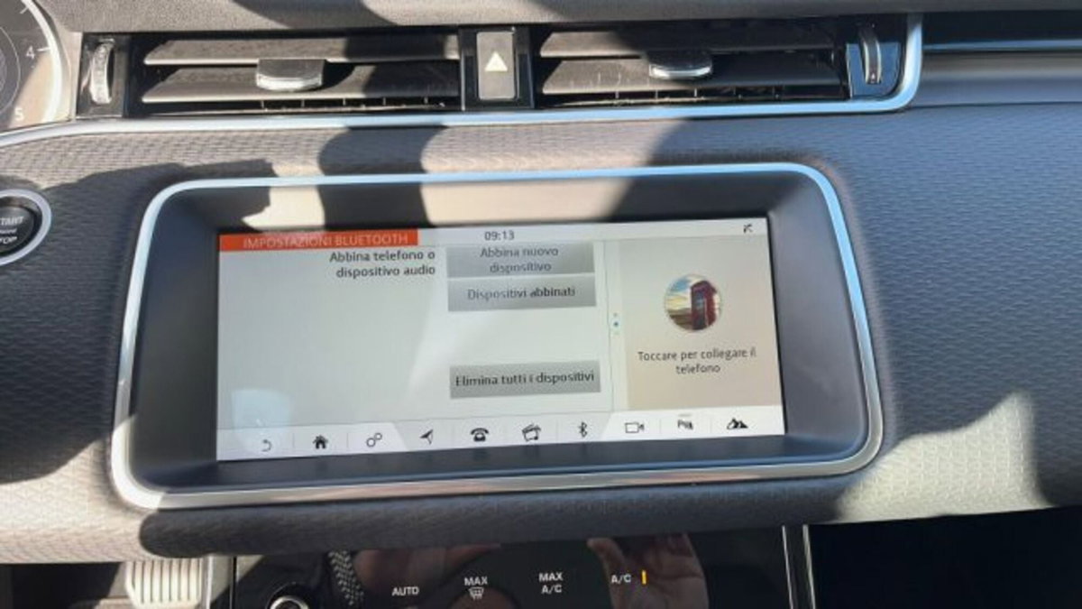 Land Rover Range Rover Evoque 2.0D I4 150CV AWD Business Edition (17)