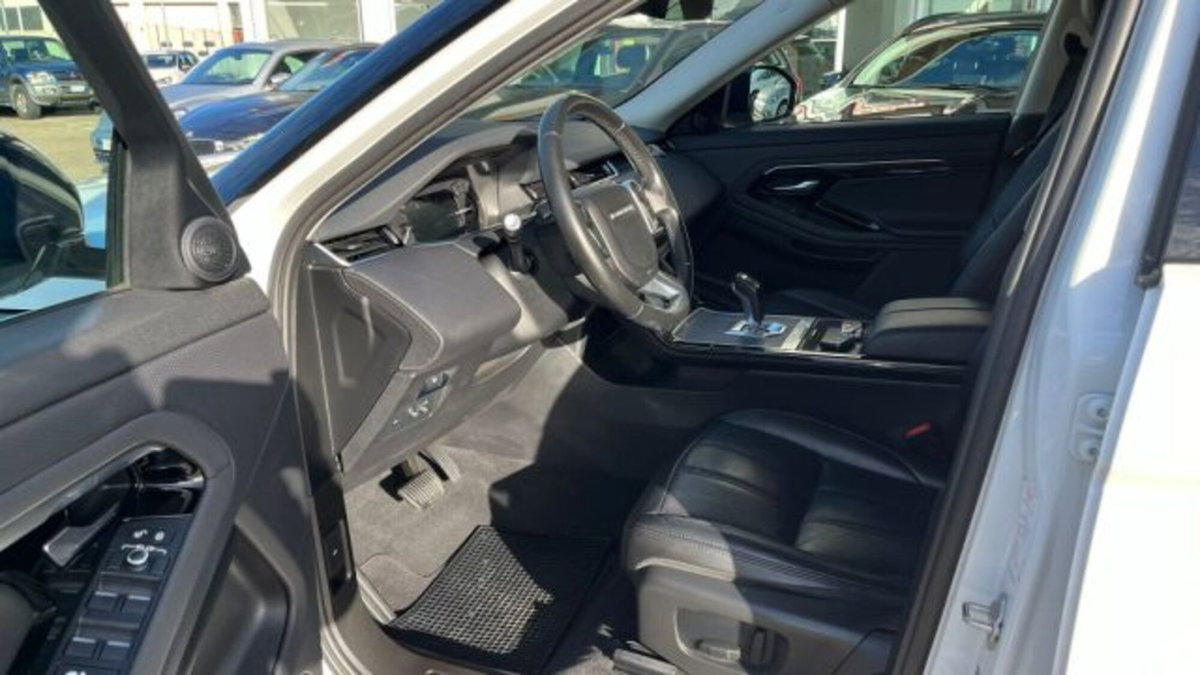 Land Rover Range Rover Evoque 2.0D I4 150CV AWD Business Edition (9)