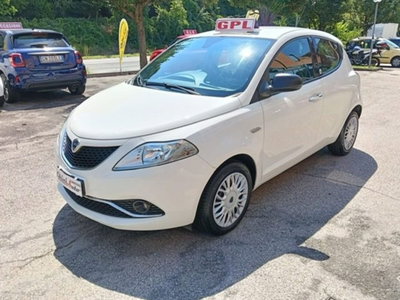 Lancia Ypsilon 1.2 69 CV 5 porte GPL Ecochic Alberta Ferretti usata