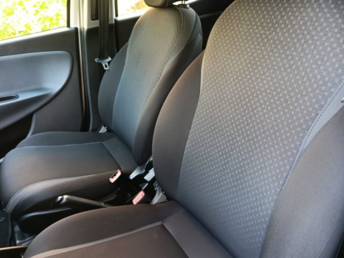Lancia Ypsilon 1.2 69 CV 5 porte GPL Ecochic Alberta Ferretti (18)