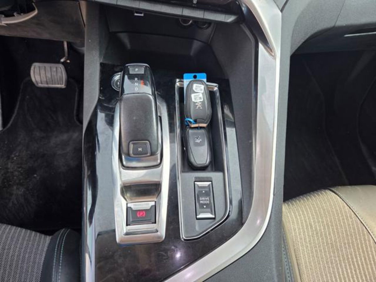 Peugeot 3008 BlueHDi 130 S&S EAT8 Allure Pack (17)