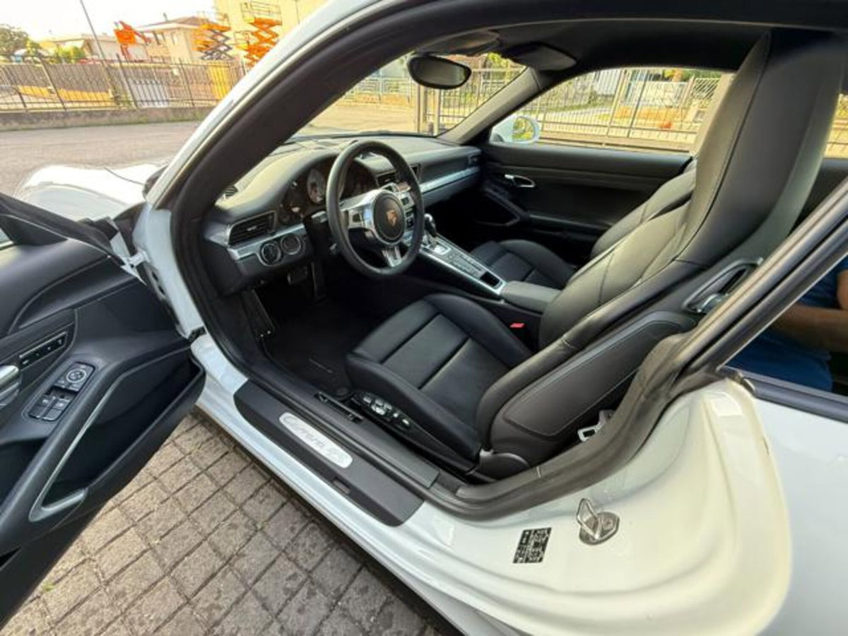 Porsche 911 Coupé 3.8 Carrera 4S (10)