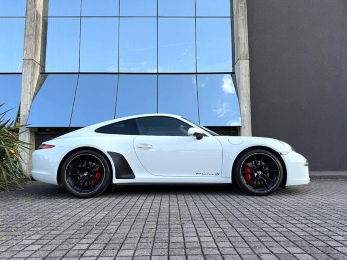 Porsche 911 Coupé 3.8 Carrera 4S (2)