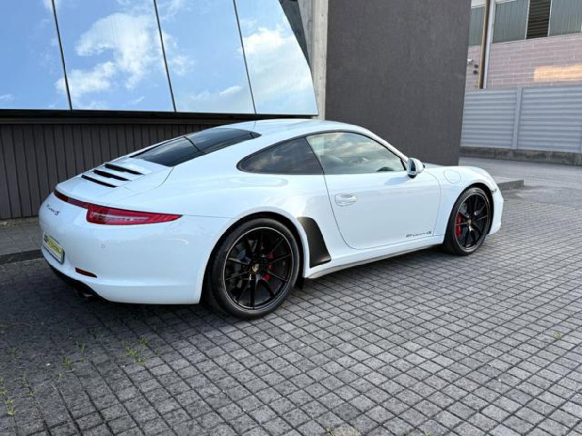 Porsche 911 Coupé 3.8 Carrera 4S (7)