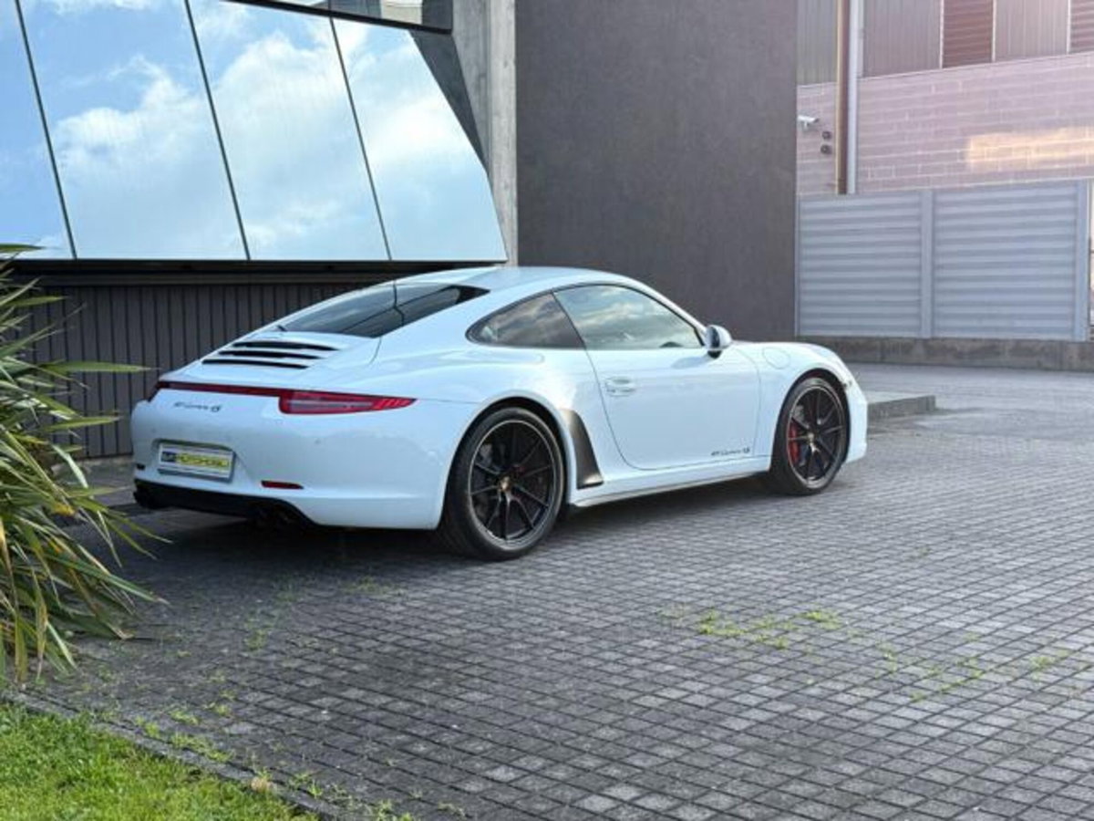 Porsche 911 Coupé 3.8 Carrera 4S (8)