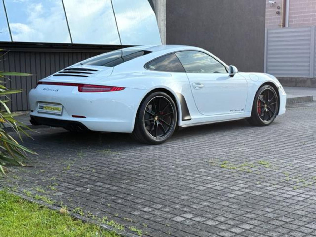 Porsche 911 Coupé 3.8 Carrera 4S (9)