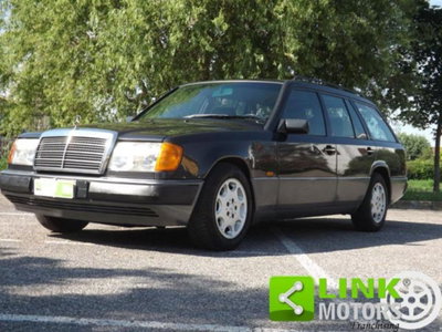 Mercedes-Benz 250 Station Wagon 250 TD turbodiesel cat Station Wagon