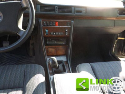 Mercedes-Benz 250 Station Wagon 250 TD turbodiesel cat Station Wagon (17)