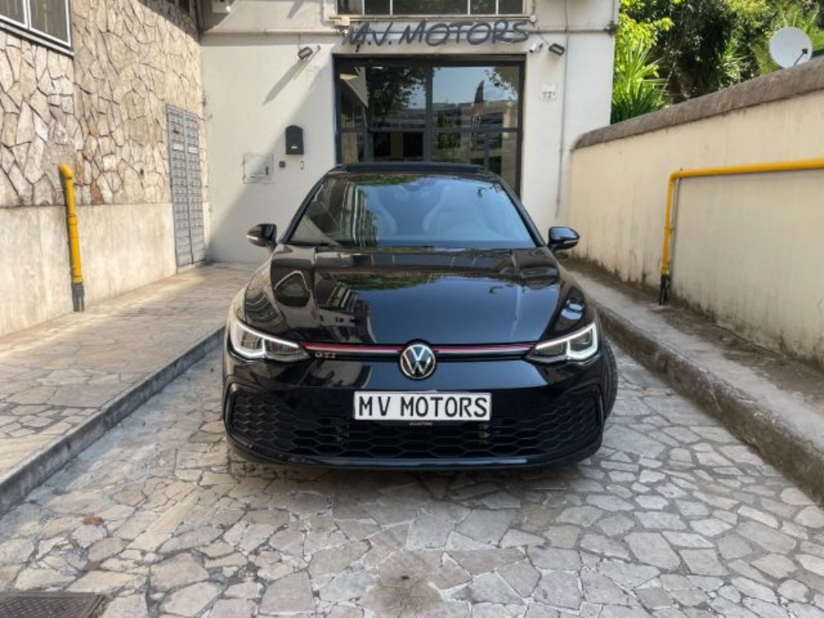 Volkswagen Golf 2.0 TSI GTI DSG (2)
