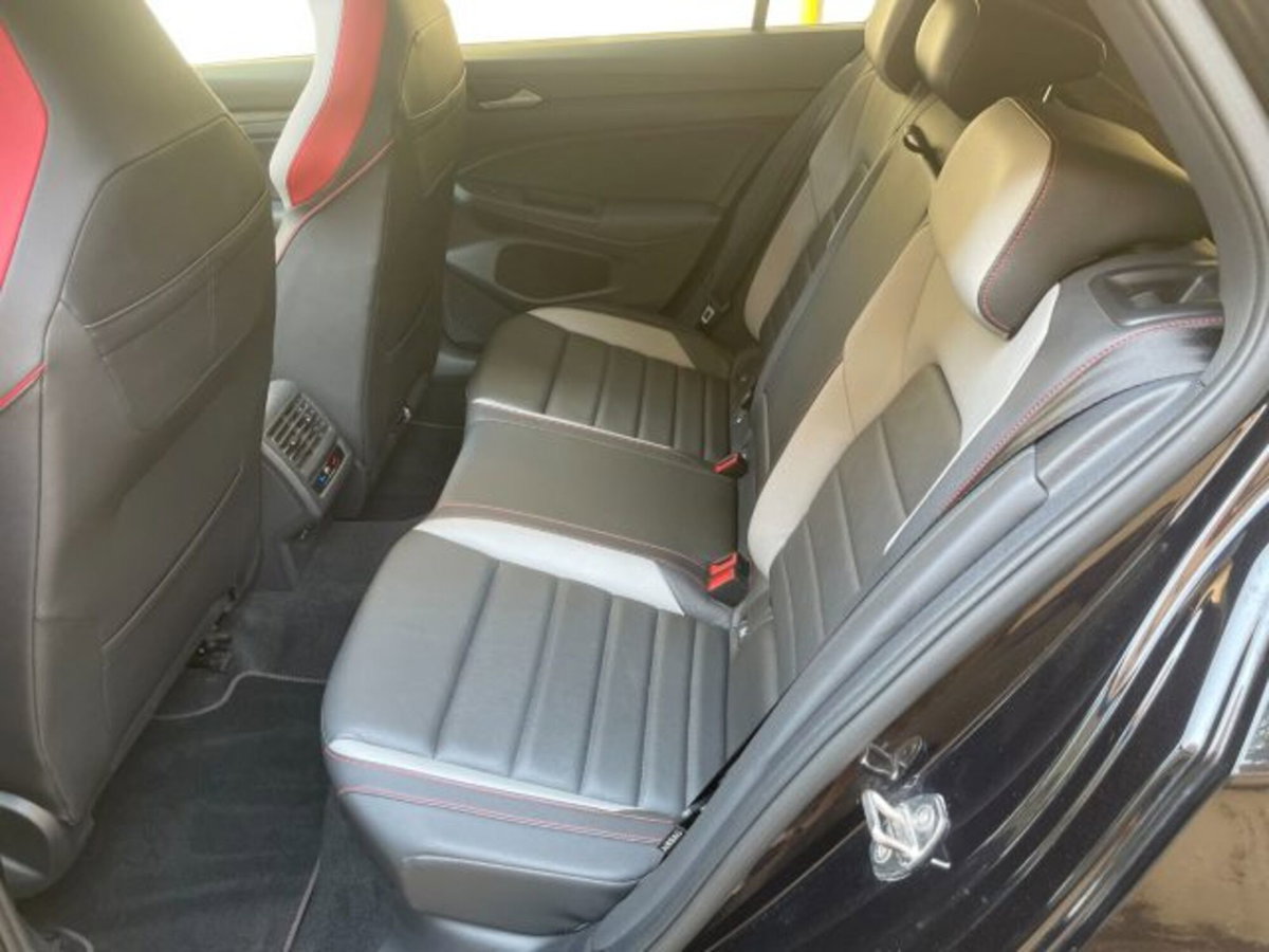 Volkswagen Golf 2.0 TSI GTI DSG (9)