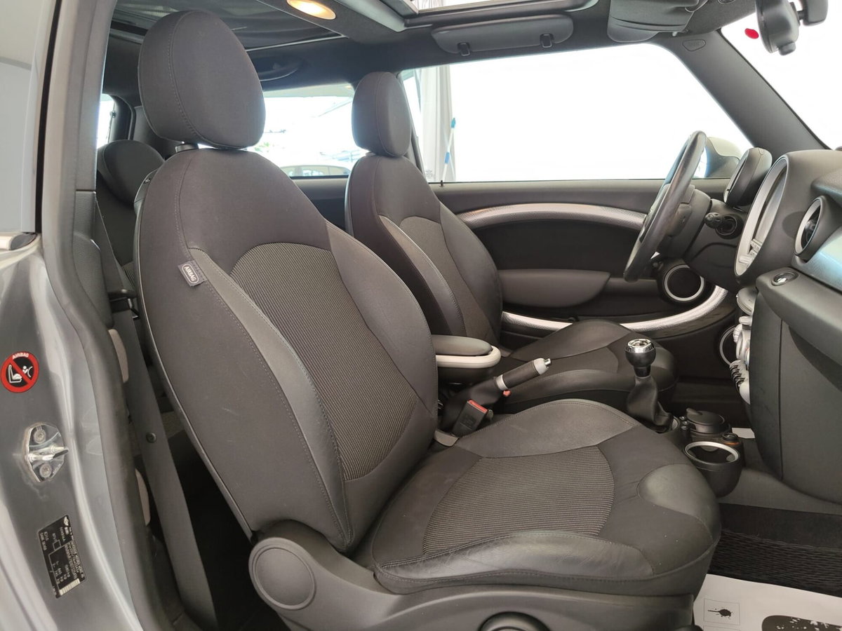 MINI Mini 1.6 16V Cooper S (15)