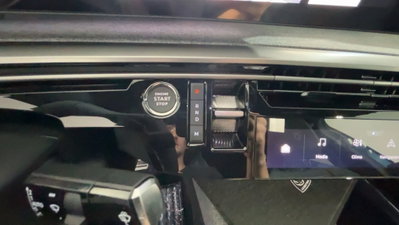 Peugeot 3008 1.2 hybrid GT Exclusive 145cv e-dcs6 (13)