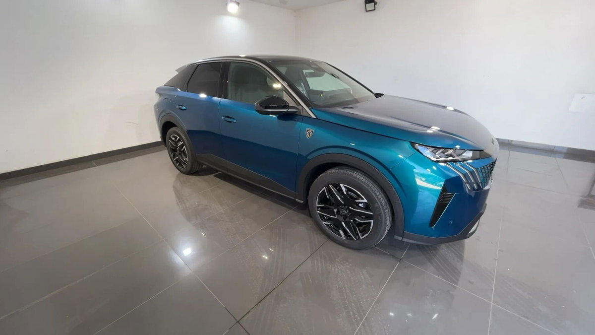 Peugeot 3008 1.2 hybrid GT Exclusive 145cv e-dcs6 (2)
