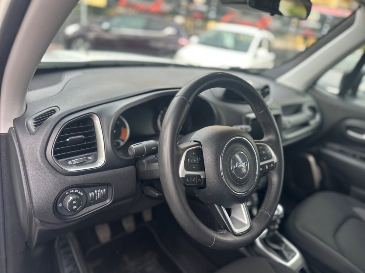 Jeep Renegade 1.6 Mjt 130 CV Limited (7)