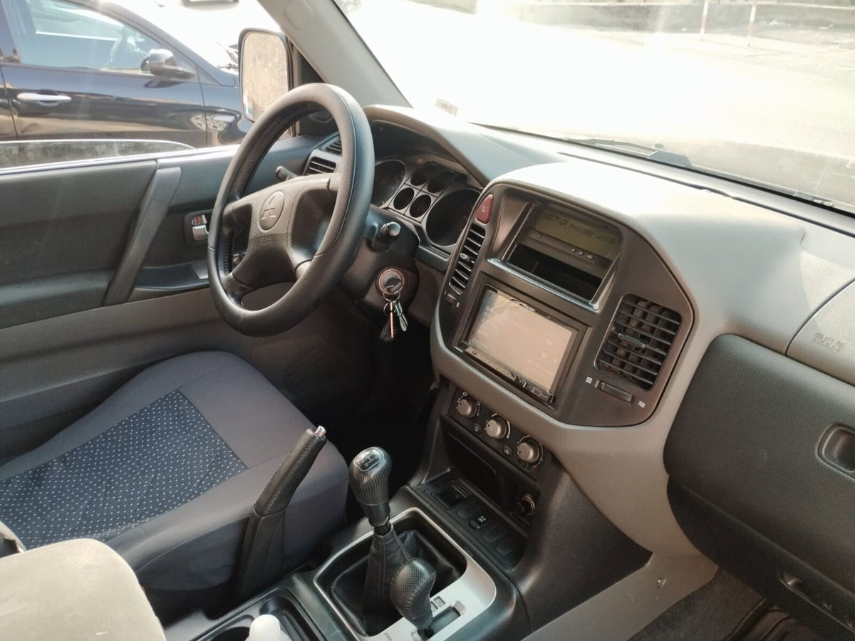 Mitsubishi Pajero 2.5 TDI 3p. GLX (10)