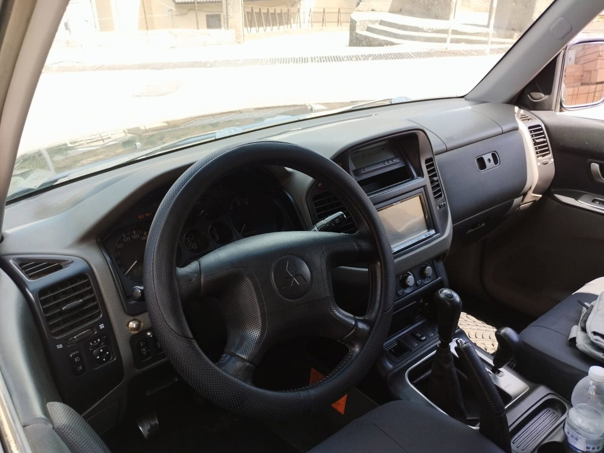Mitsubishi Pajero 2.5 TDI 3p. GLX (8)