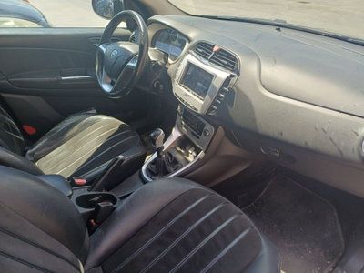 Lancia Delta 2.0 MJT DPF Platino (6)
