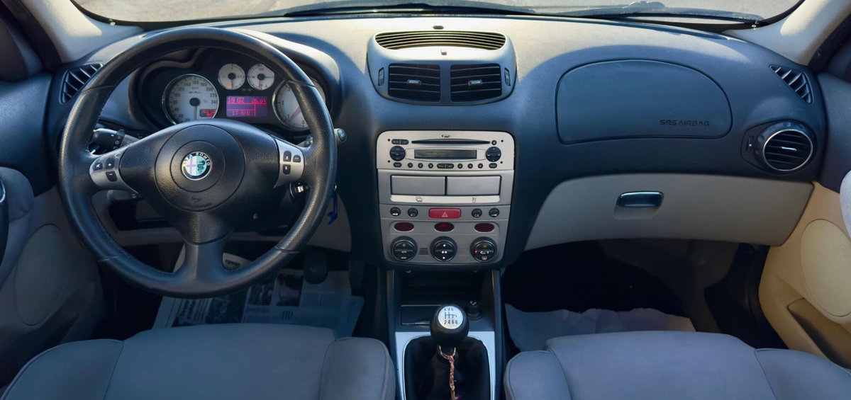 Alfa Romeo 147 1.9 JTD M-JET 16V 5 porte Dist. (8)