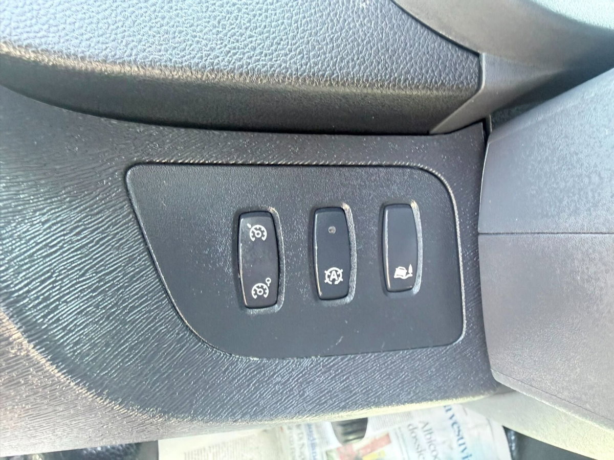 Renault Kangoo Blue dCi 115CV Express Maxi Combi Ice Plus (18)