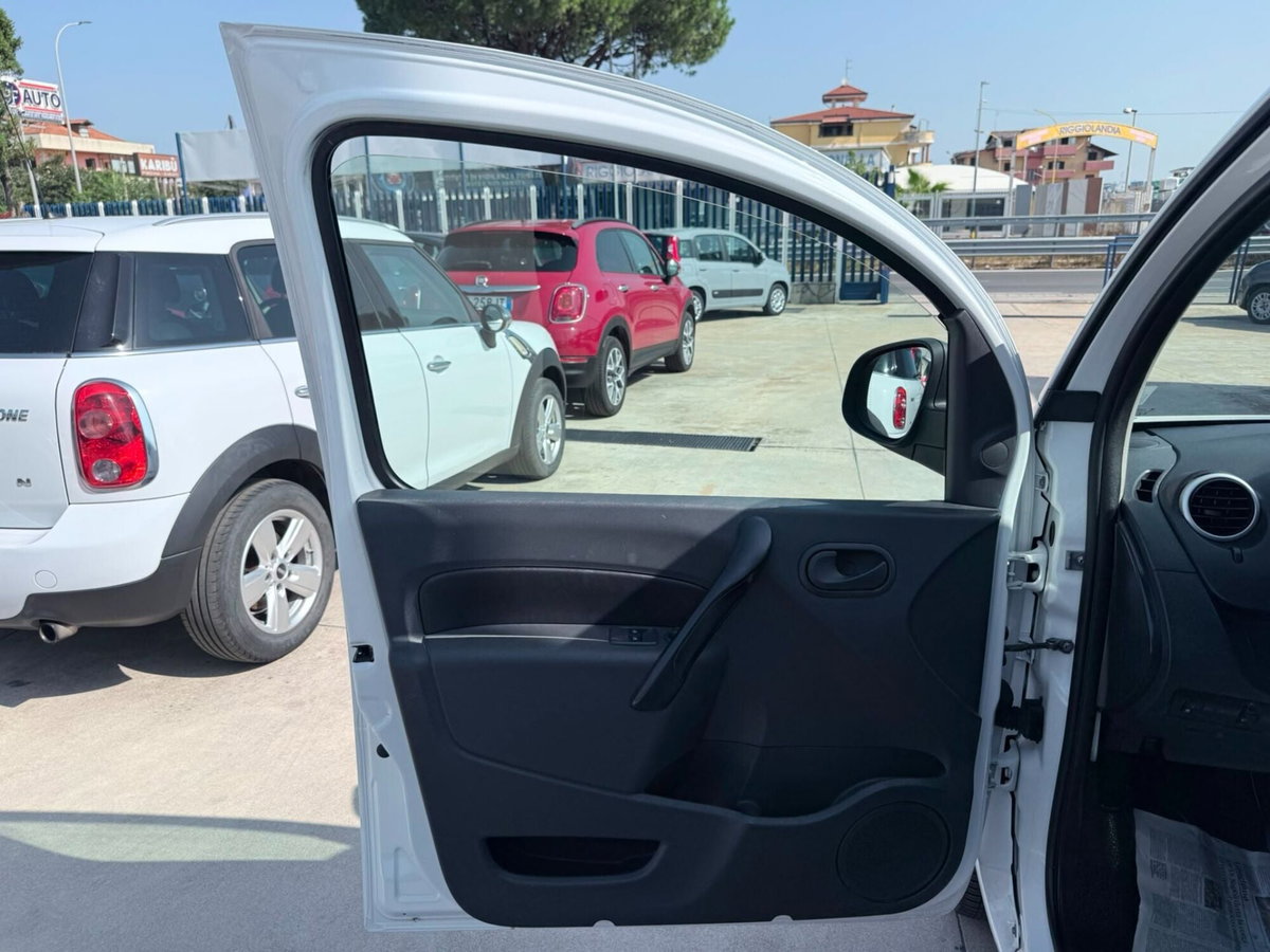 Renault Kangoo Blue dCi 115CV Express Maxi Combi Ice Plus (20)