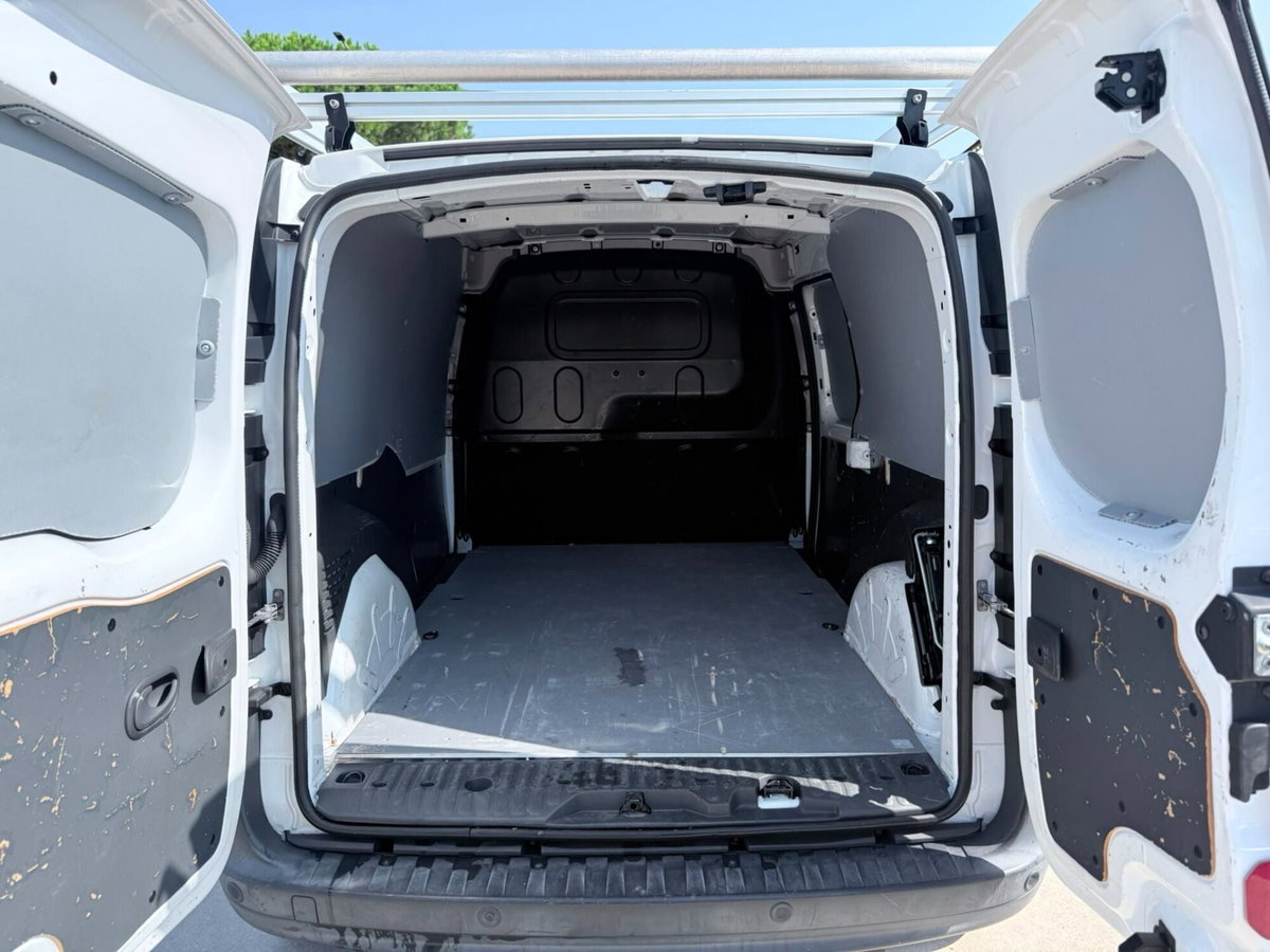 Renault Kangoo Blue dCi 115CV Express Maxi Combi Ice Plus (9)