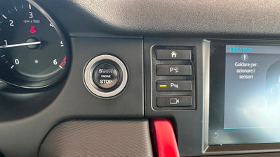 Land Rover Discovery Sport 2.0 TD4 180 CV HSE Luxury (14)