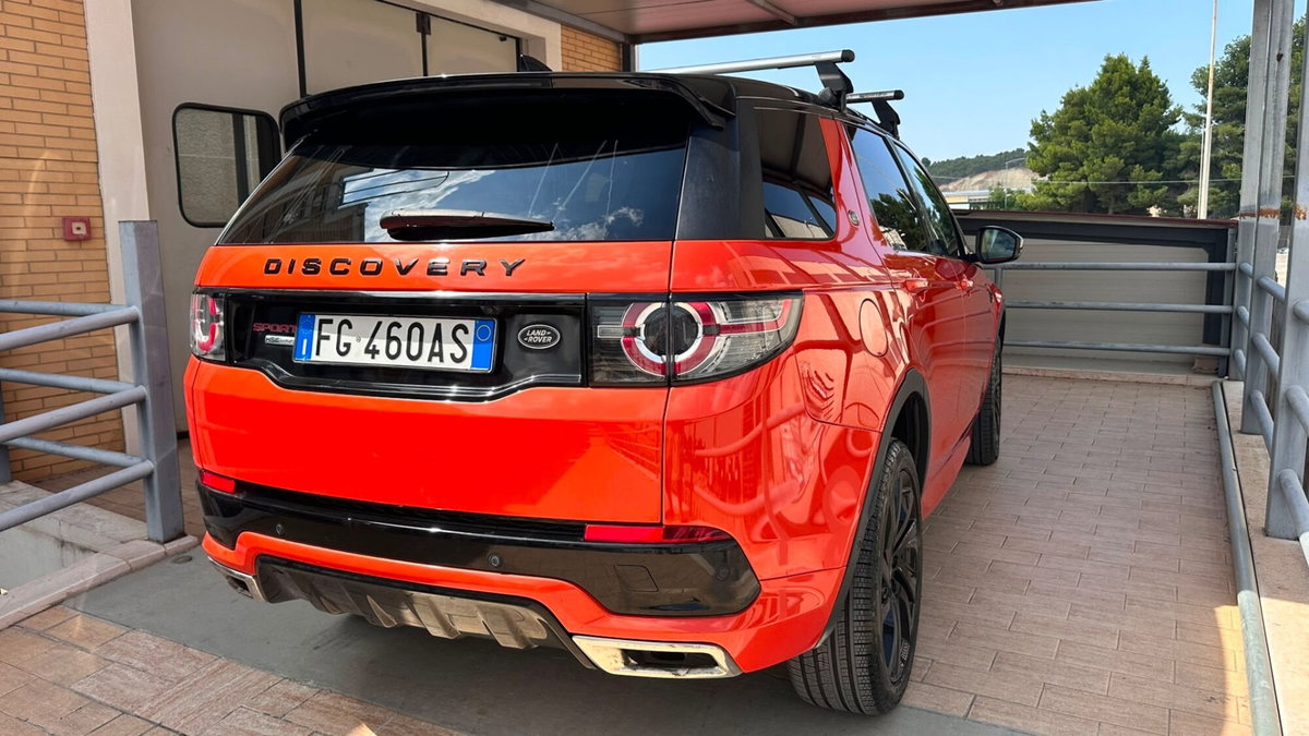 Land Rover Discovery Sport 2.0 TD4 180 CV HSE Luxury (5)